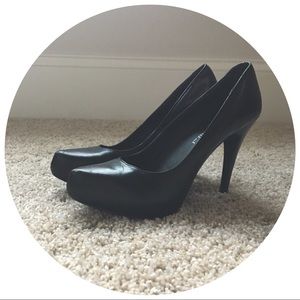 black pumps